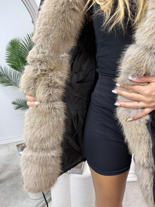 Jakna Milano-Štepana jakna-J&J Collection-Crna sa bež krznom-S-Contessa