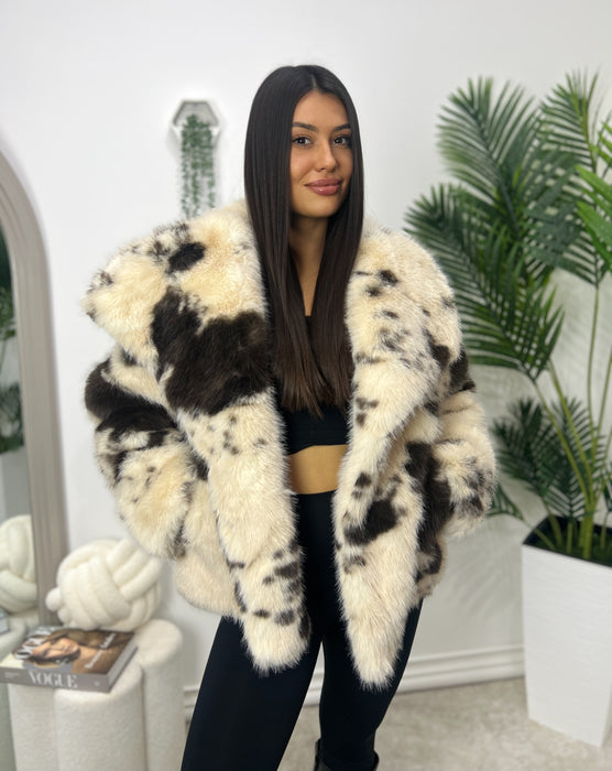 Bunda Teodora-Kratka bunda-J&J Collection-Bela sa camel šarama-Univerzalna-Contessa