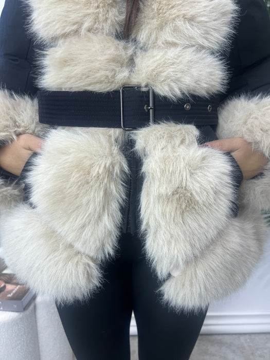 Jakna Anastasija-Štepana jakna-J&J Collection-Crna sa crnim krznom-S-Contessa