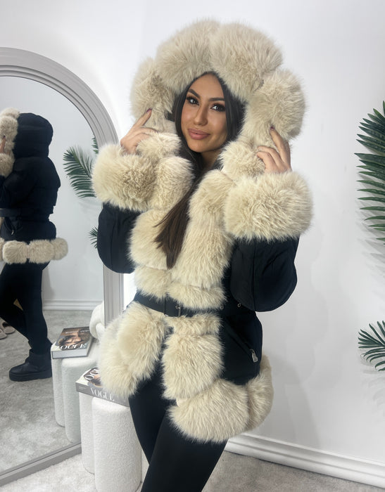 Jakna Anastasija-Štepana jakna-J&J Collection-Crna sa crnim krznom-S-Contessa