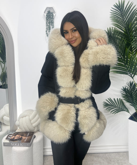 Jakna Anastasija-Štepana jakna-J&J Collection-Crna sa crnim krznom-S-Contessa