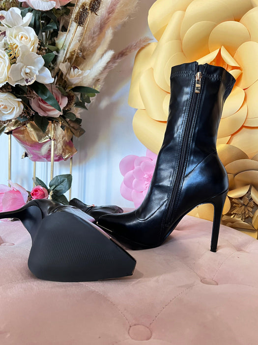 Ženske crne plitke lakovane čizme na štiklu 2022 Contessa Moda